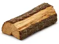 Un morceau de bois fendu, prêt pour la cheminée. Combien de stère pour un hiver ?