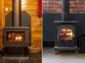 Deux poêles à bois, l'un moderne dans un chalet, l'autre ancien sur fond de briques. L'isolation poele a bois est essentielle pour la sécurité et l'efficacité.