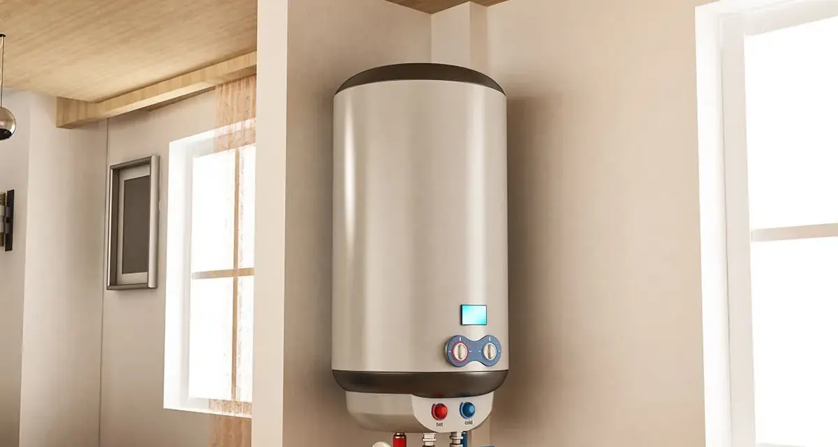 Chauffe eau thermodynamique moderne, installé dans une pièce lumineuse. Sa durée de vie est optimisée par son design et sa technologie.