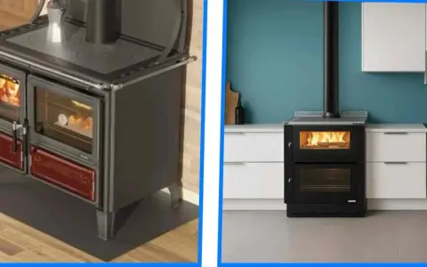 Cuisinière à bois ancienne et moderne dans une cuisine.
