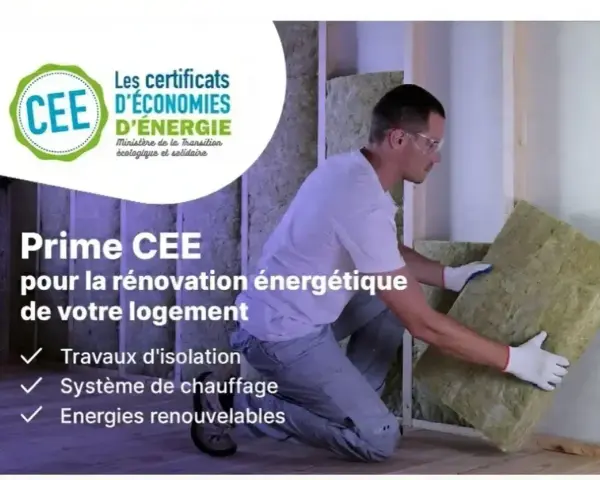 Homme installant un isolant dans un mur, logo CEE et texte "Prime CEE pour la rénovation énergétique".
