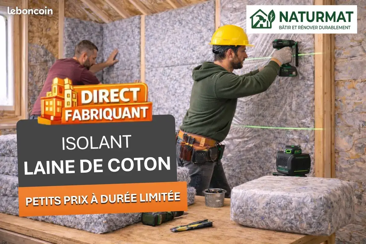Pose d'isolant laine de coton, un matériau écologique. Attention, la pose peut être salissante. Offre spéciale sur l'isolant laine de coton.